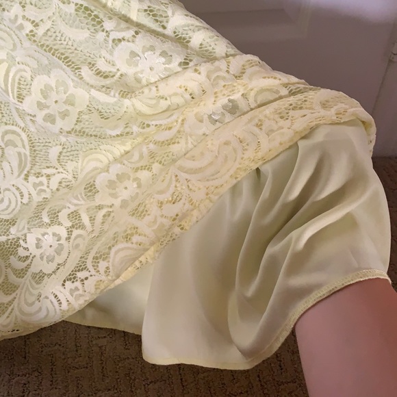 Lace yellow dress - Picture 4 of 4